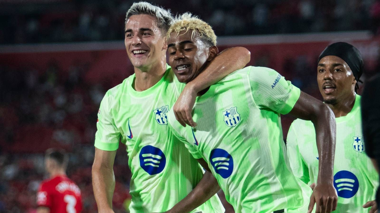 バルセロナがレバンテに劇的勝利！前半2失点もぺドリ超絶ミドルで反撃